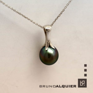 Bruno Alquier - Pendentif tulipe en or blanc et perle de Tahiti 11mm
