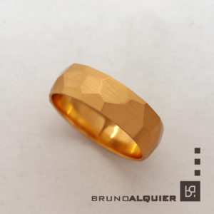 Bruno Alquier - Alliance limée en or rouge mat