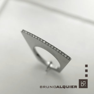 Bruno Alquier - Bague eventail en or blanc et diamants